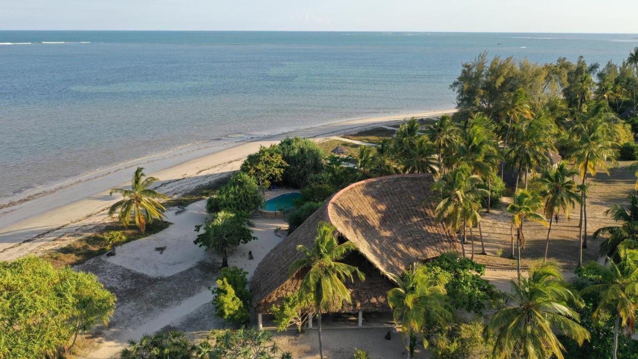 Emayani Beach Lodge Pangani Eksteriør bilde