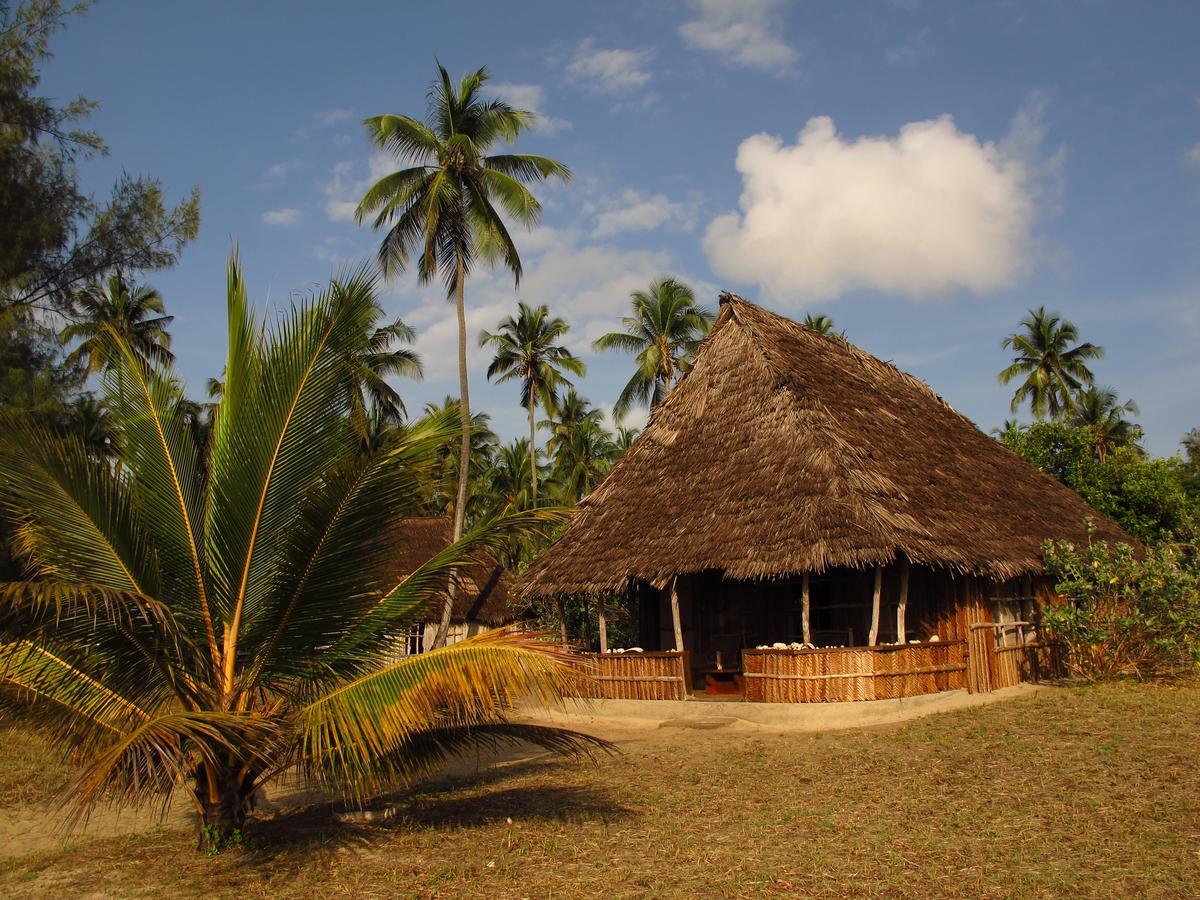 Emayani Beach Lodge Pangani Eksteriør bilde