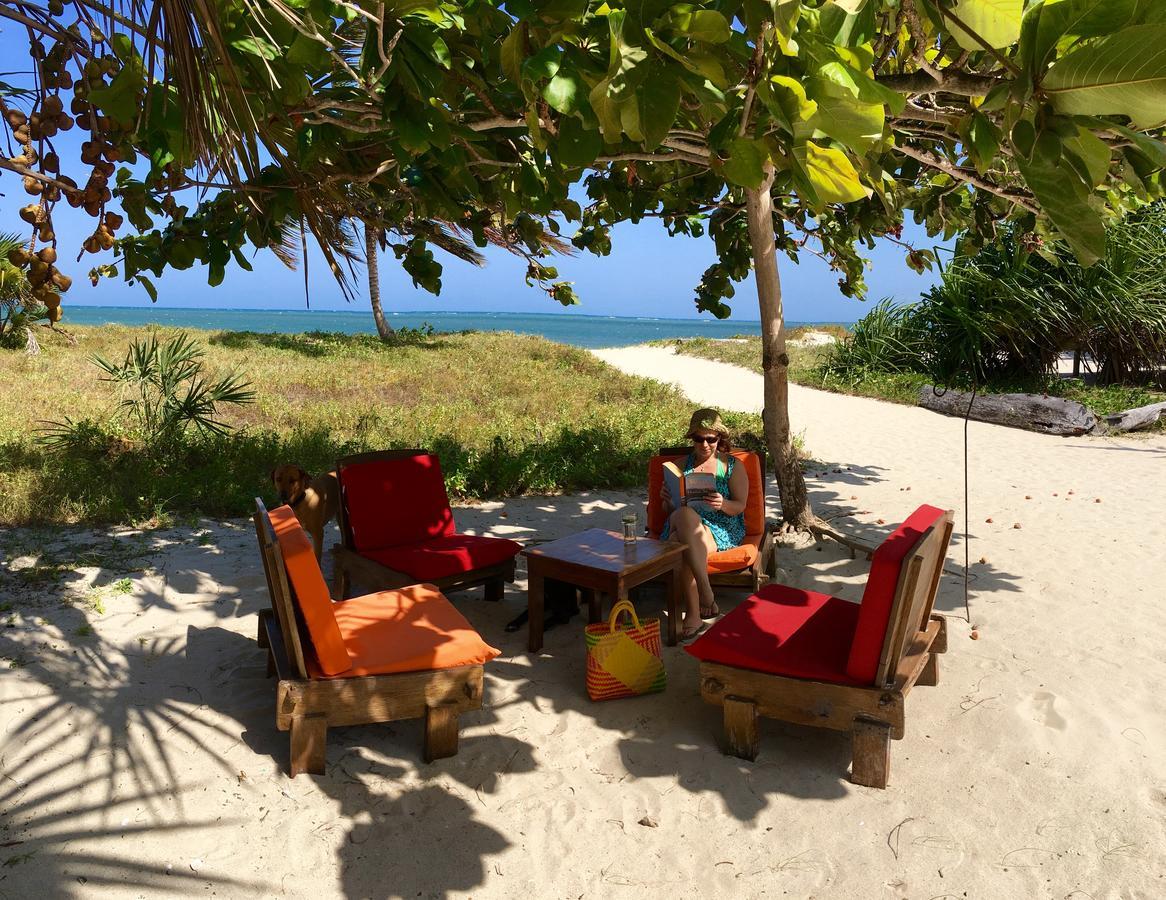 Emayani Beach Lodge Pangani Eksteriør bilde