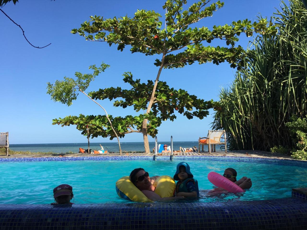 Emayani Beach Lodge Pangani Eksteriør bilde
