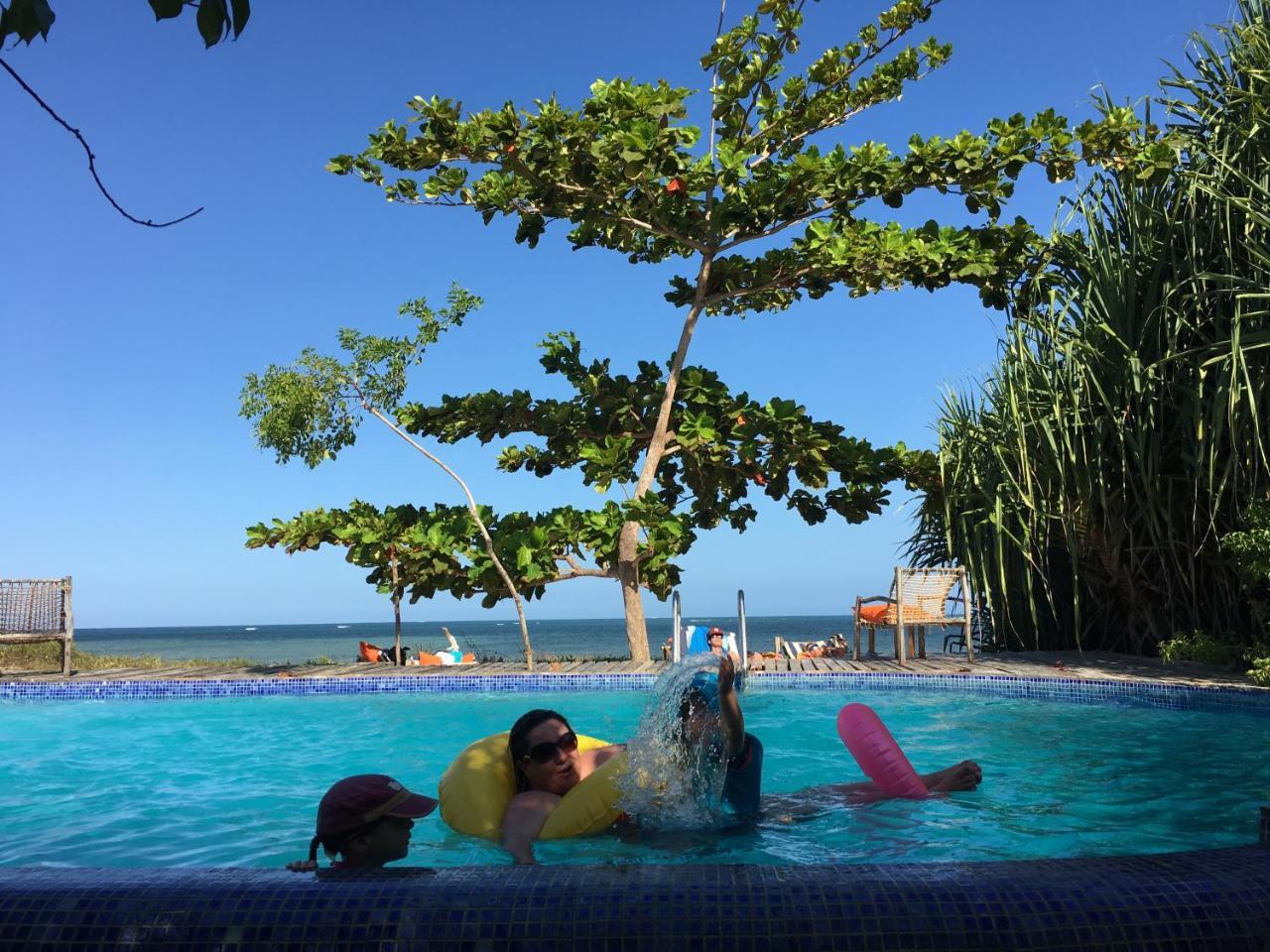 Emayani Beach Lodge Pangani Eksteriør bilde